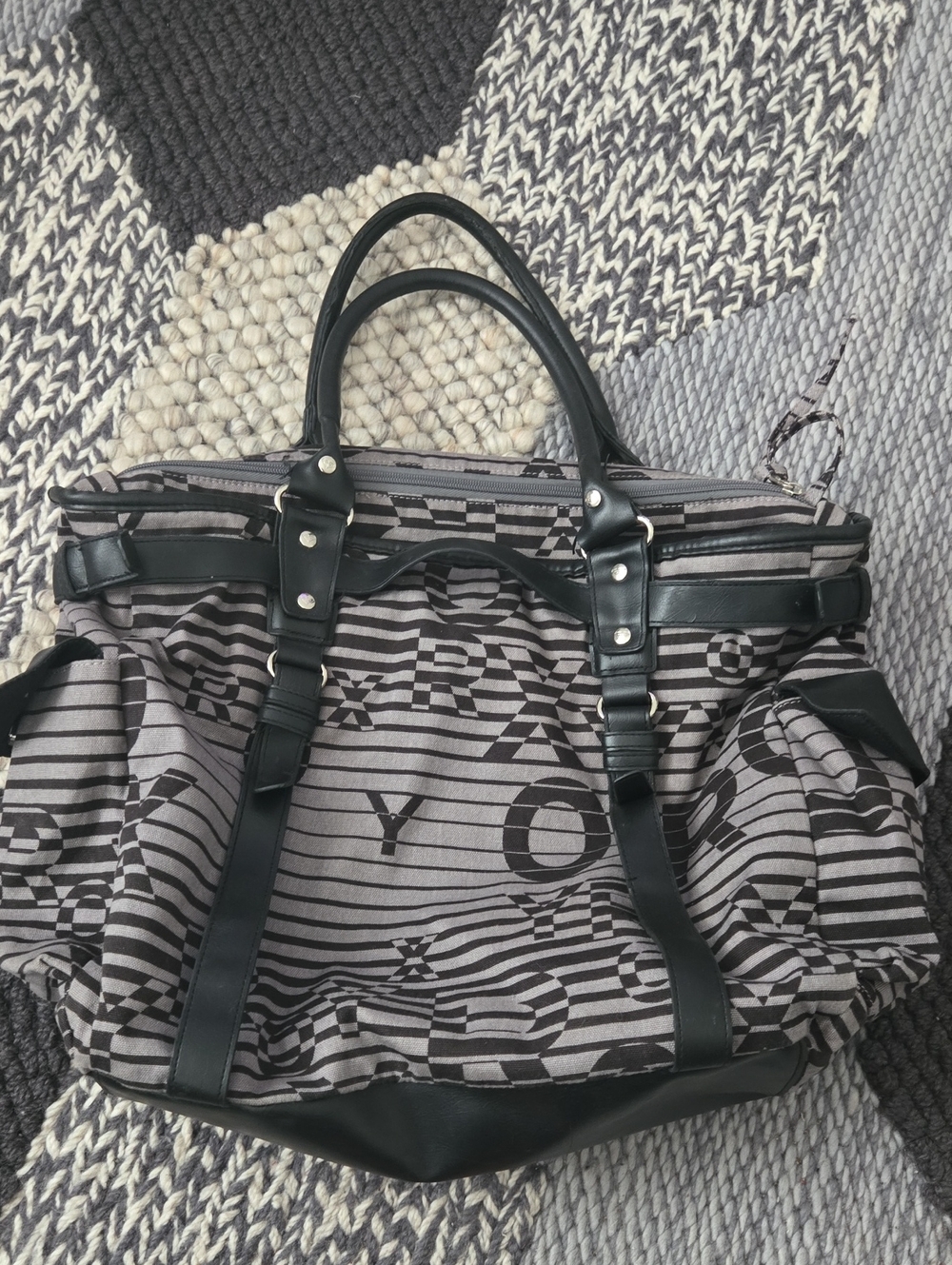 ROXY CANVAS BAG 🩶🖤 - Picture 2 of 7